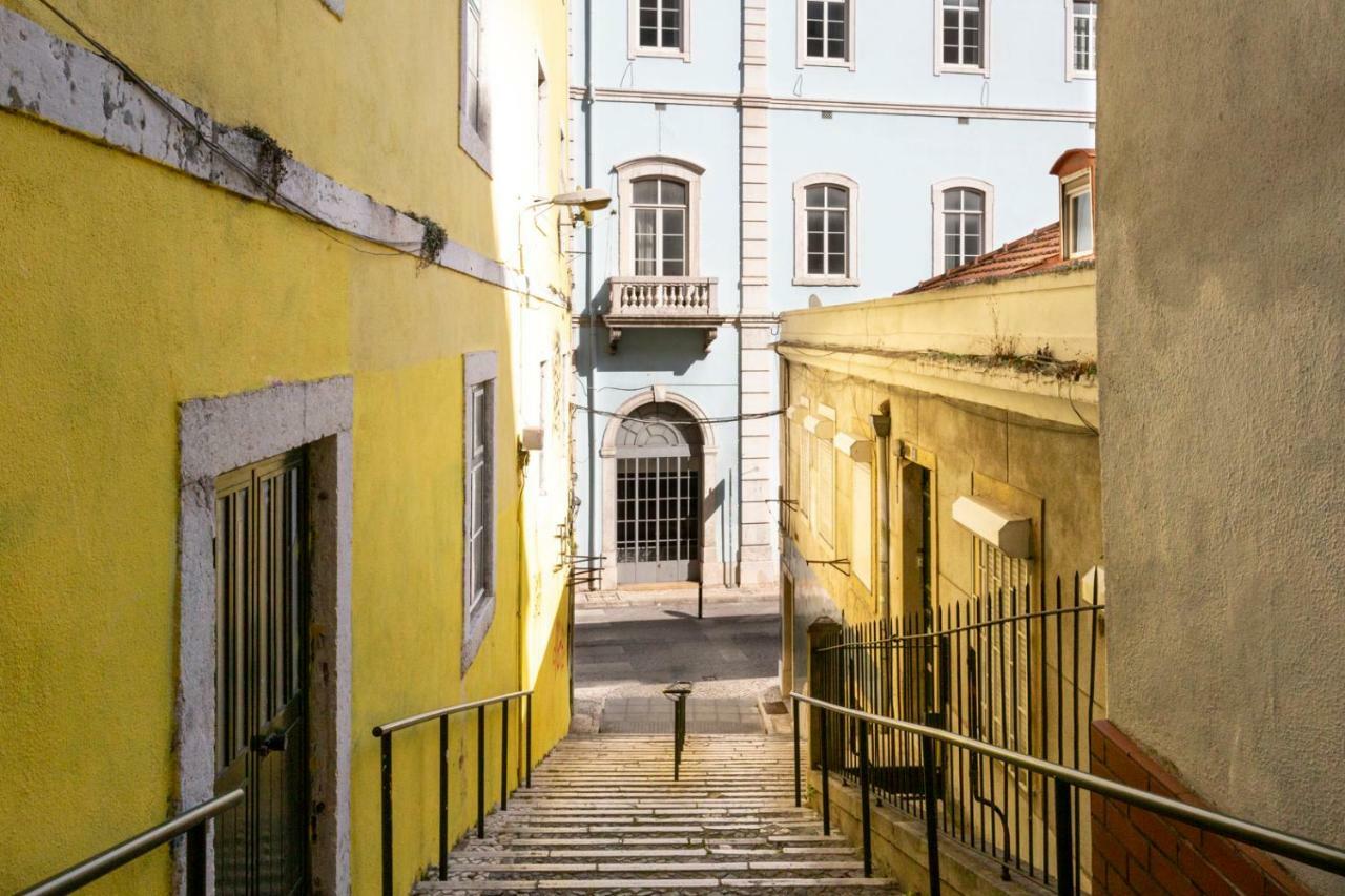 Altido Bohemian Studio With Terrace By The Santa Apolonia Train Station Apartman Lisboa Kültér fotó